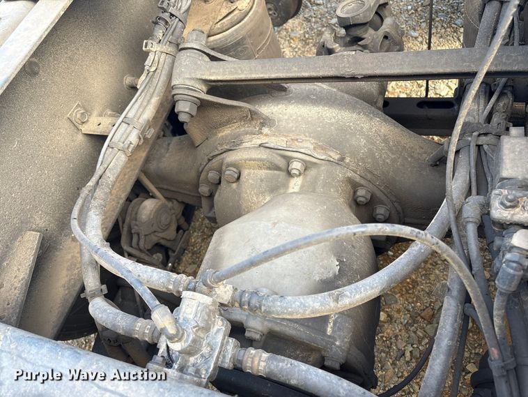 image for item YA1156 2020 Volvo VNL semi truck