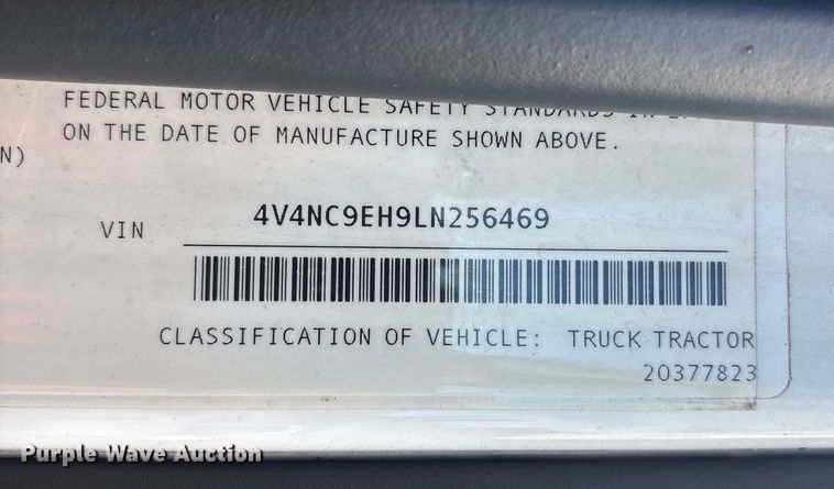 image for item YA1156 2020 Volvo VNL semi truck