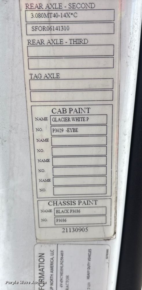 image for item YA1156 2020 Volvo VNL semi truck