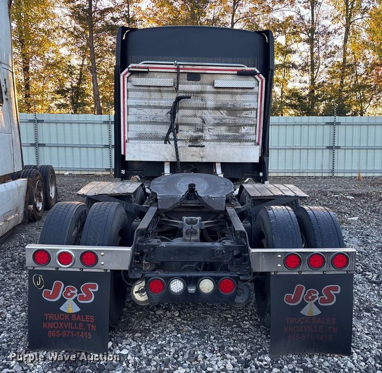 image for item YA1164 2004 Kenworth W900 semi truck