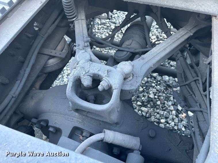 image for item YA1164 2004 Kenworth W900 semi truck