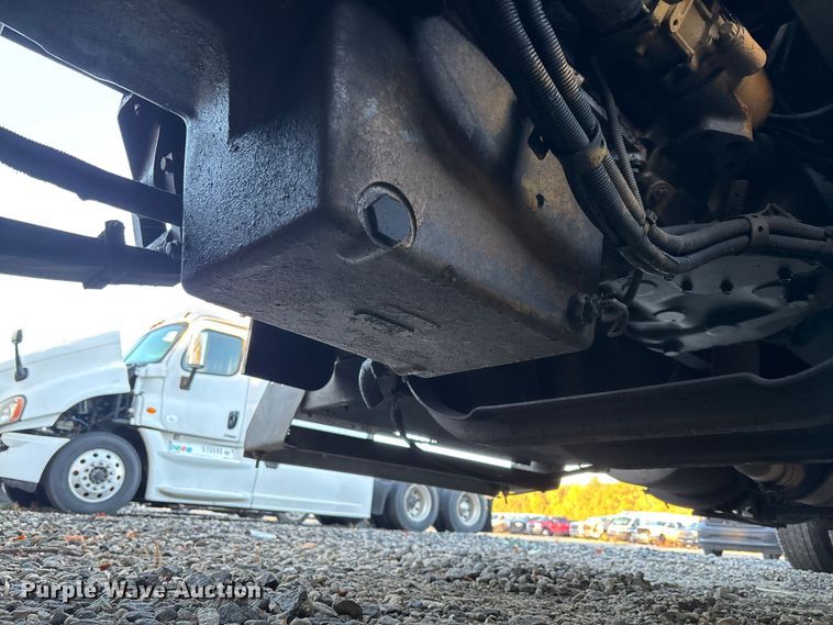 image for item YA1164 2004 Kenworth W900 semi truck