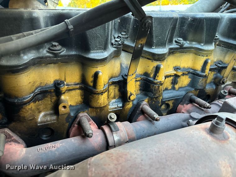 image for item YA1164 2004 Kenworth W900 semi truck