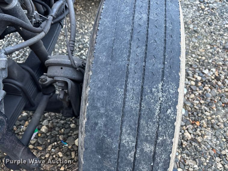 image for item YA1164 2004 Kenworth W900 semi truck