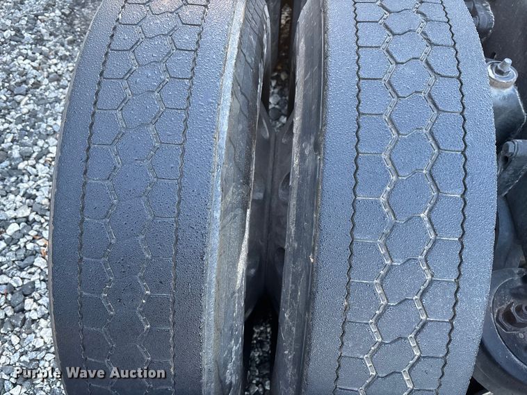 image for item YA1164 2004 Kenworth W900 semi truck