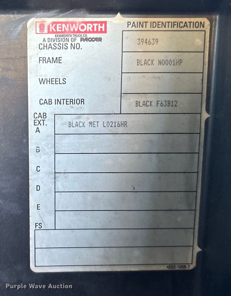 image for item YA1164 2004 Kenworth W900 semi truck