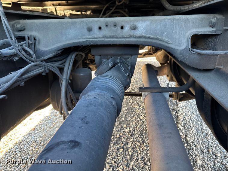 image for item YA1169 2017 Kenworth T680 semi truck