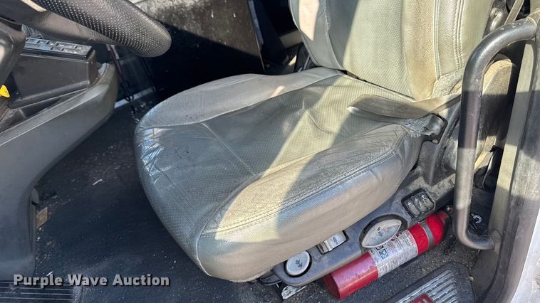 image for item YA1169 2017 Kenworth T680 semi truck