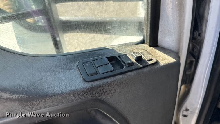 image for item YA1169 2017 Kenworth T680 semi truck