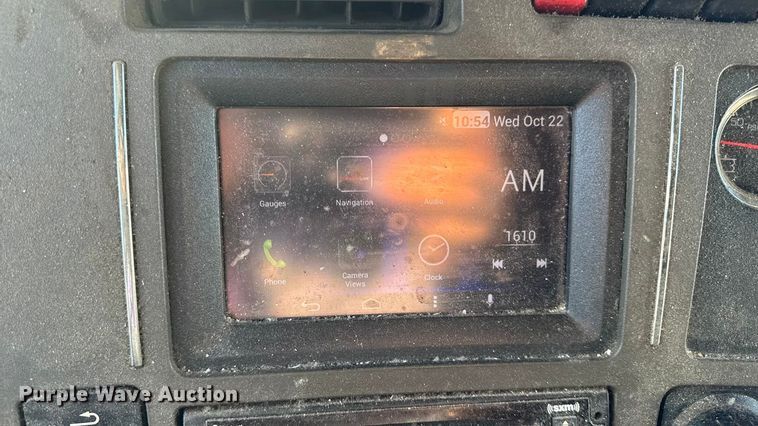 image for item YA1169 2017 Kenworth T680 semi truck