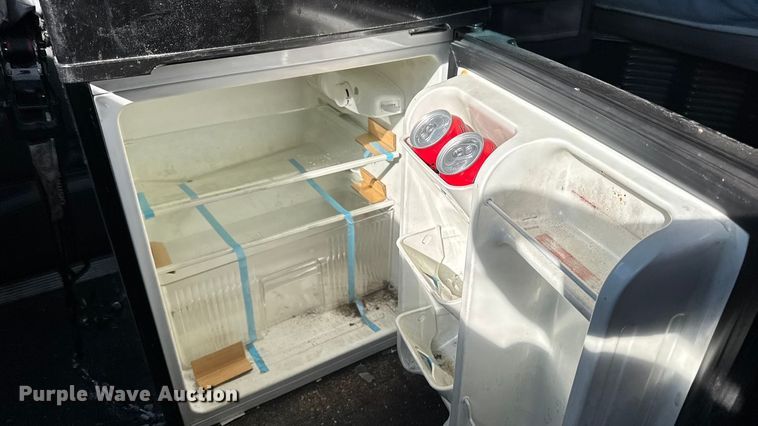 image for item YA1169 2017 Kenworth T680 semi truck