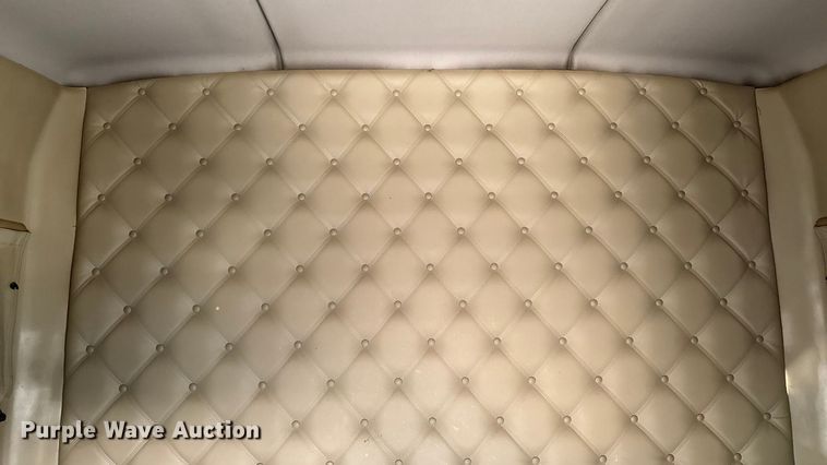 image for item YA1169 2017 Kenworth T680 semi truck