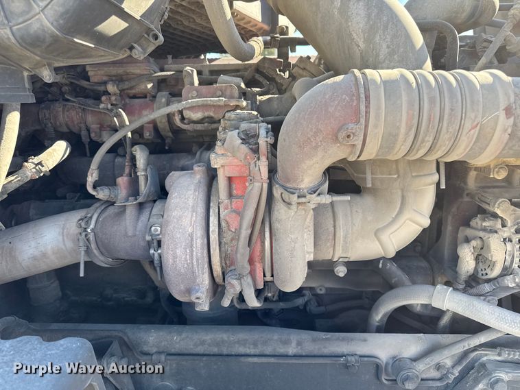 image for item YA1169 2017 Kenworth T680 semi truck