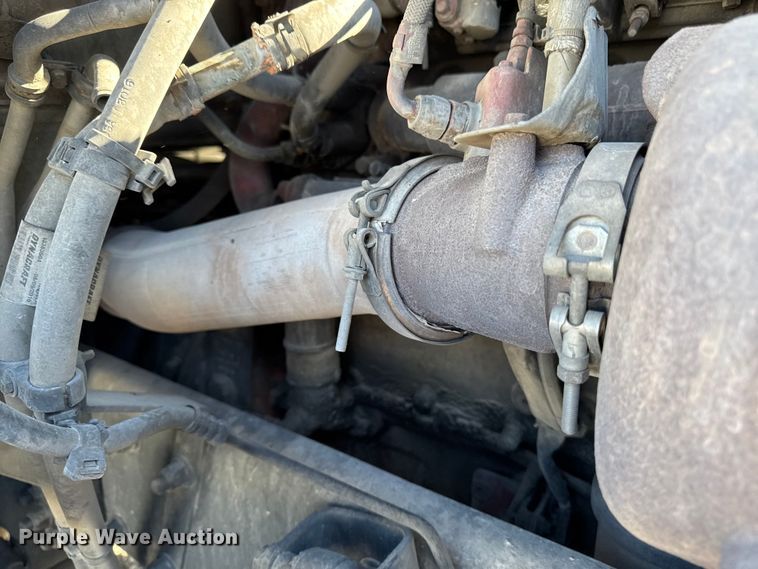 image for item YA1169 2017 Kenworth T680 semi truck