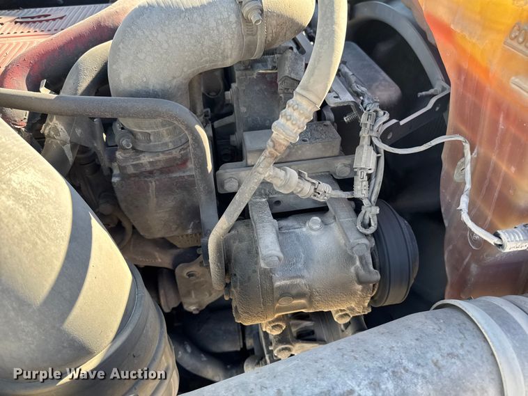 image for item YA1169 2017 Kenworth T680 semi truck