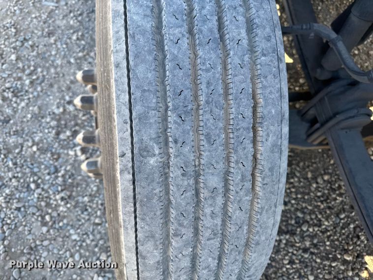 image for item YA1169 2017 Kenworth T680 semi truck