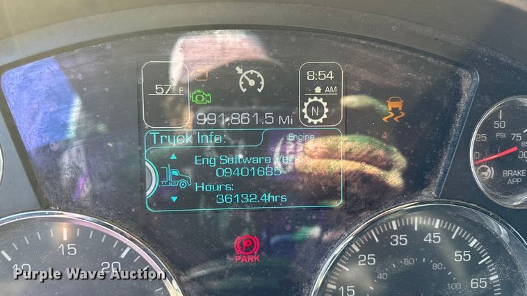 image for item YA1169 2017 Kenworth T680 semi truck