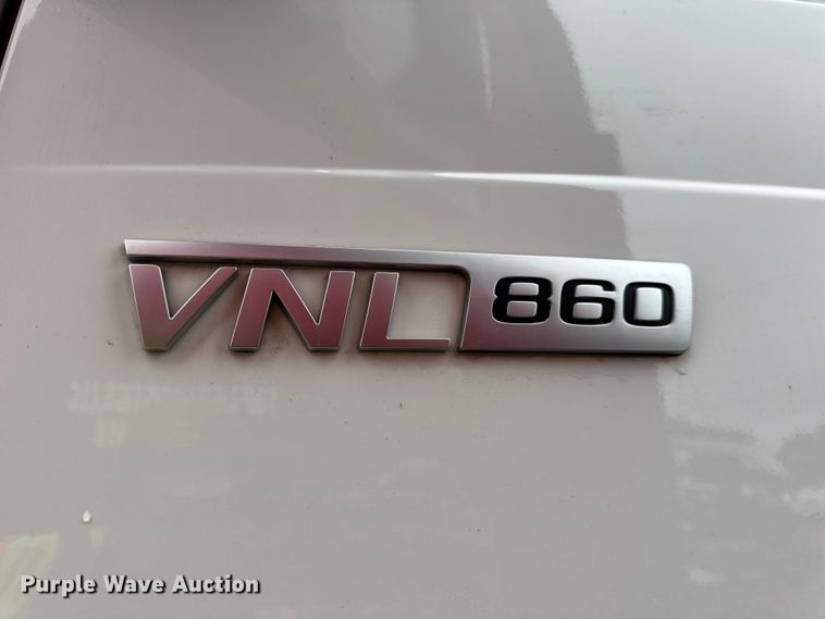 image for item YA1173 2021 Volvo VNL semi truck