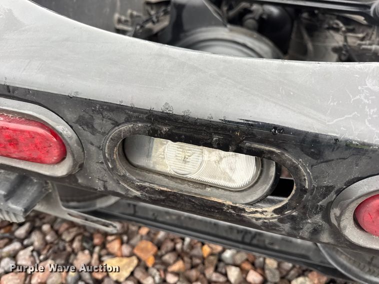 image for item YA1173 2021 Volvo VNL semi truck