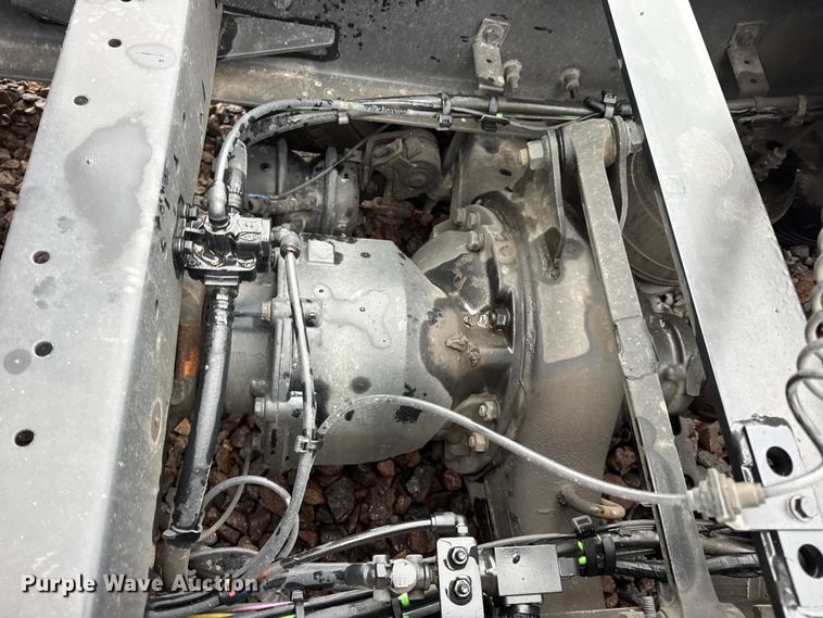 image for item YA1173 2021 Volvo VNL semi truck