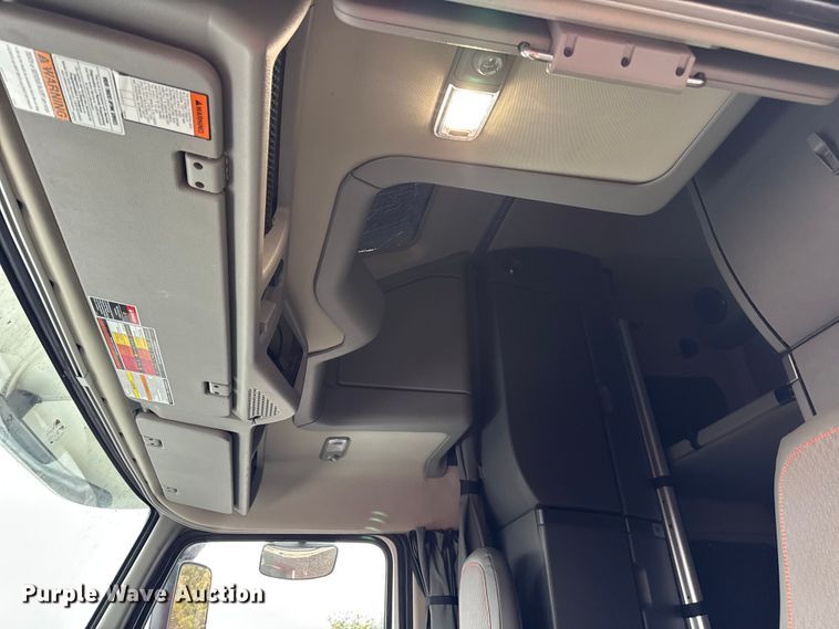 image for item YA1173 2021 Volvo VNL semi truck