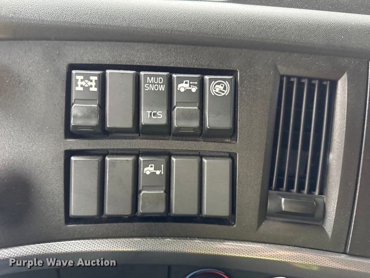 image for item YA1173 2021 Volvo VNL semi truck