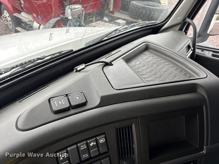 image for item YA1173 2021 Volvo VNL semi truck