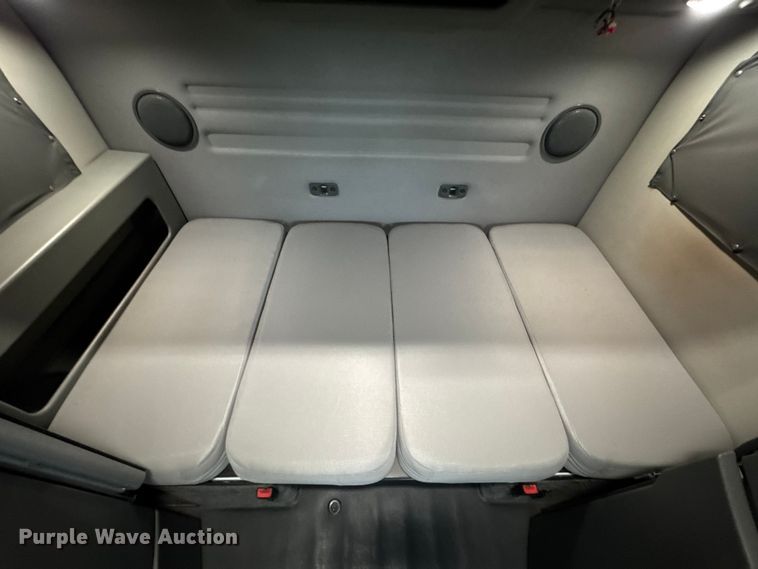 image for item YA1173 2021 Volvo VNL semi truck