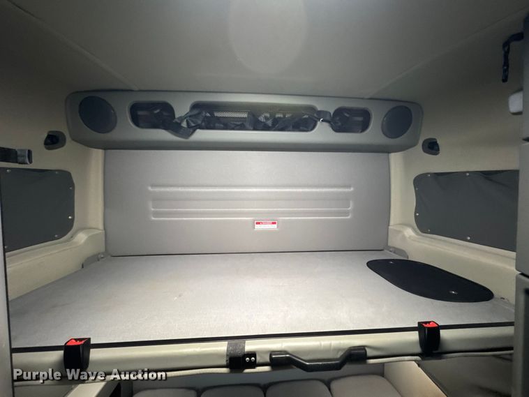 image for item YA1173 2021 Volvo VNL semi truck