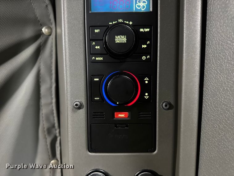 image for item YA1173 2021 Volvo VNL semi truck