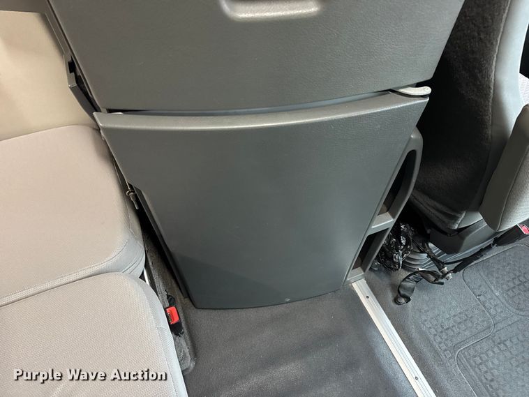 image for item YA1173 2021 Volvo VNL semi truck