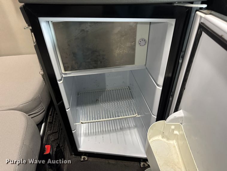 image for item YA1173 2021 Volvo VNL semi truck