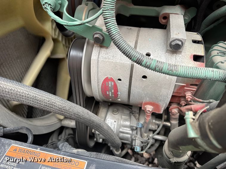 image for item YA1173 2021 Volvo VNL semi truck