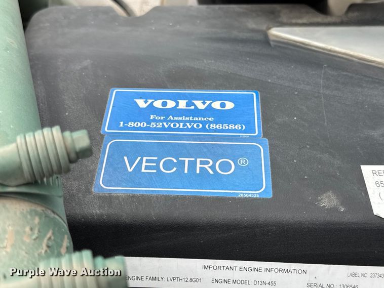 image for item YA1173 2021 Volvo VNL semi truck