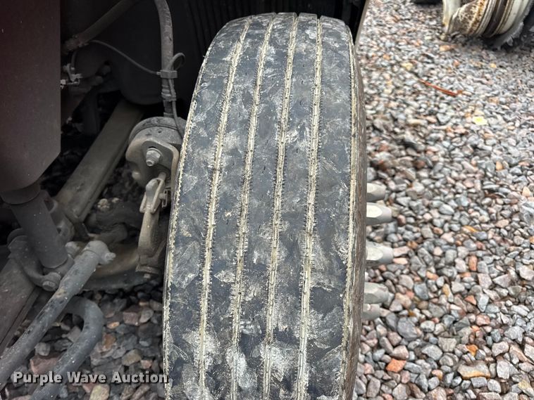 image for item YA1173 2021 Volvo VNL semi truck