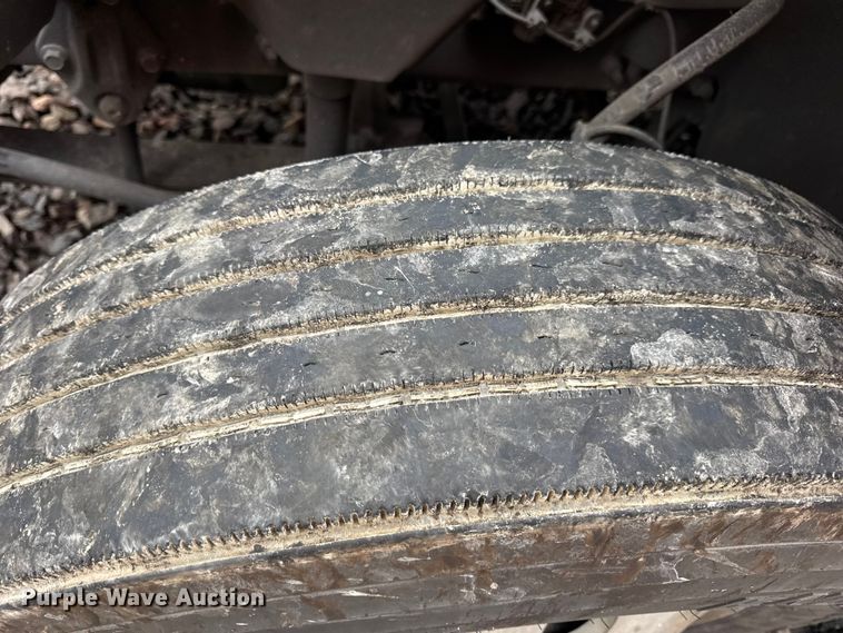 image for item YA1173 2021 Volvo VNL semi truck