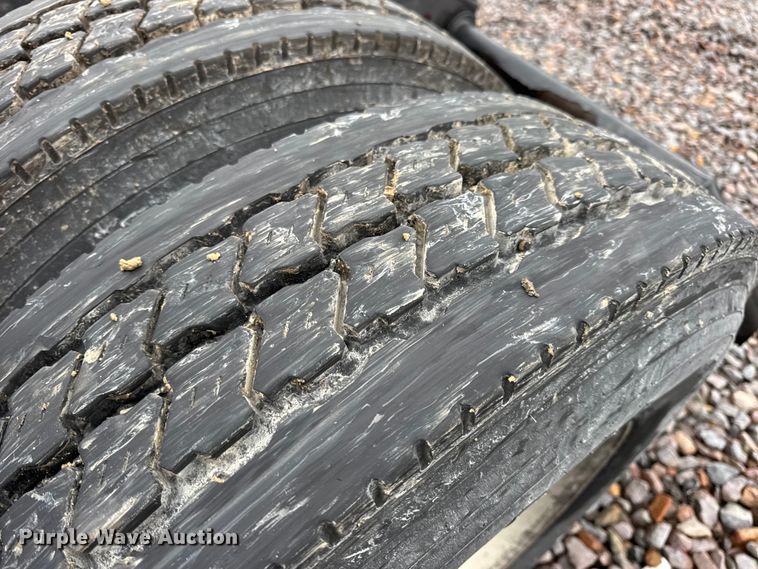 image for item YA1173 2021 Volvo VNL semi truck