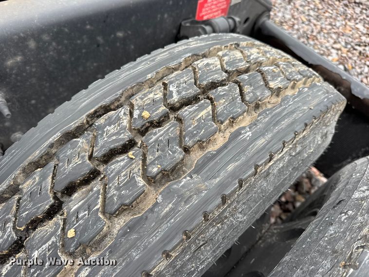 image for item YA1173 2021 Volvo VNL semi truck