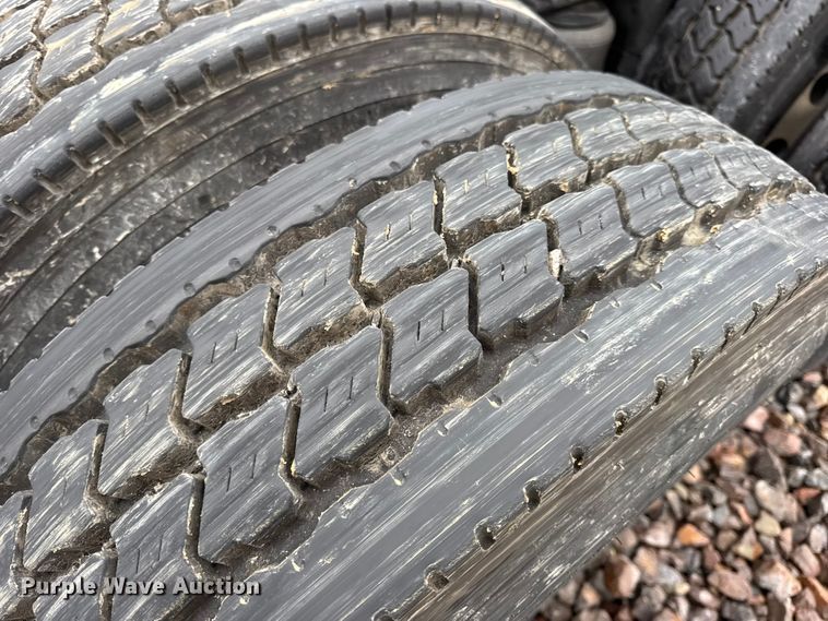 image for item YA1173 2021 Volvo VNL semi truck