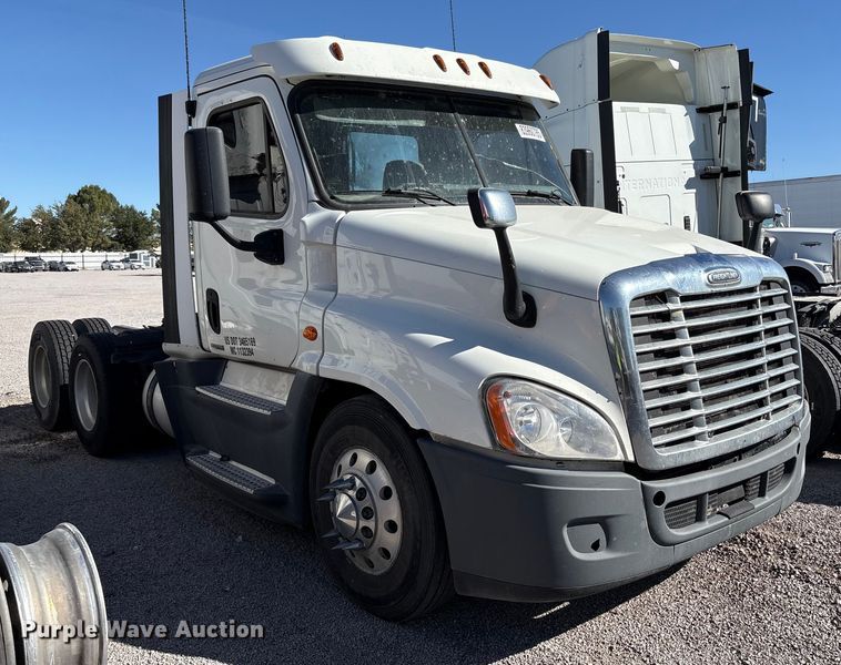 CAMIóN 2016 FREIGHTLINER