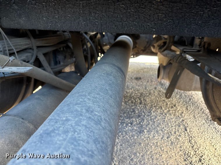 image for item YA1175 2016 Freightliner Cascadia semi truck