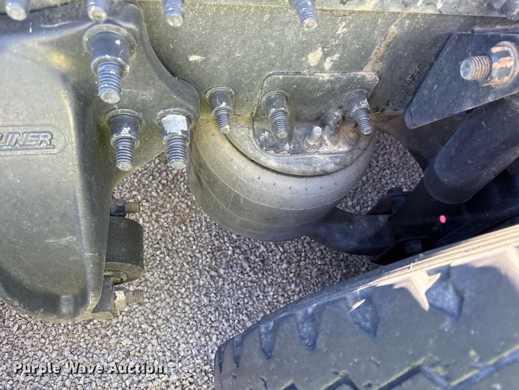 image for item YA1175 2016 Freightliner Cascadia semi truck