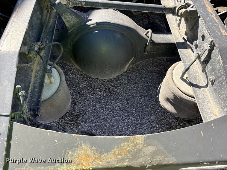 image for item YA1175 2016 Freightliner Cascadia semi truck