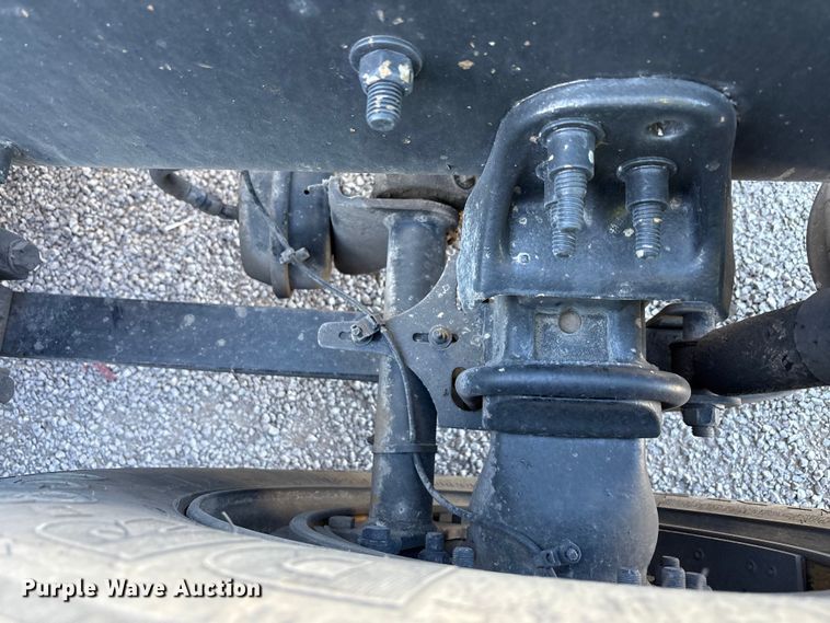 image for item YA1175 2016 Freightliner Cascadia semi truck