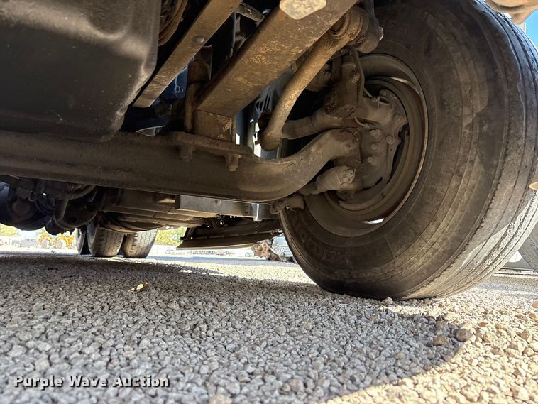 image for item YA1175 2016 Freightliner Cascadia semi truck