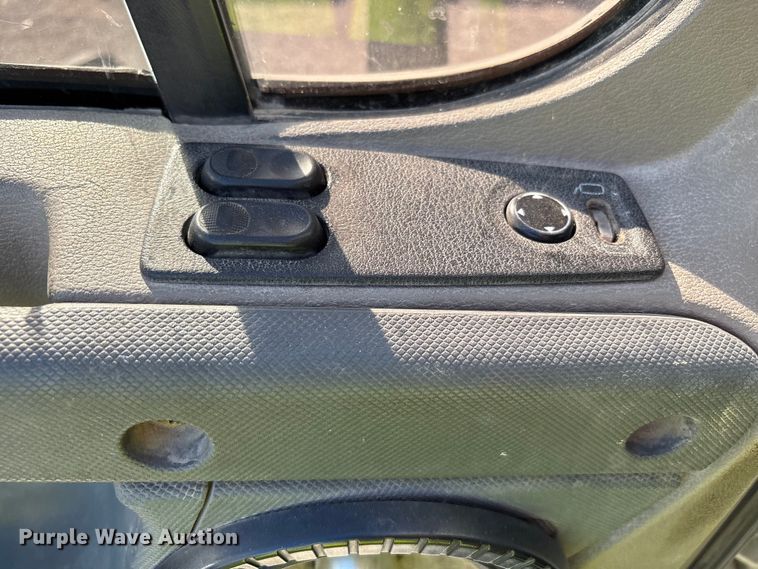 image for item YA1175 2016 Freightliner Cascadia semi truck