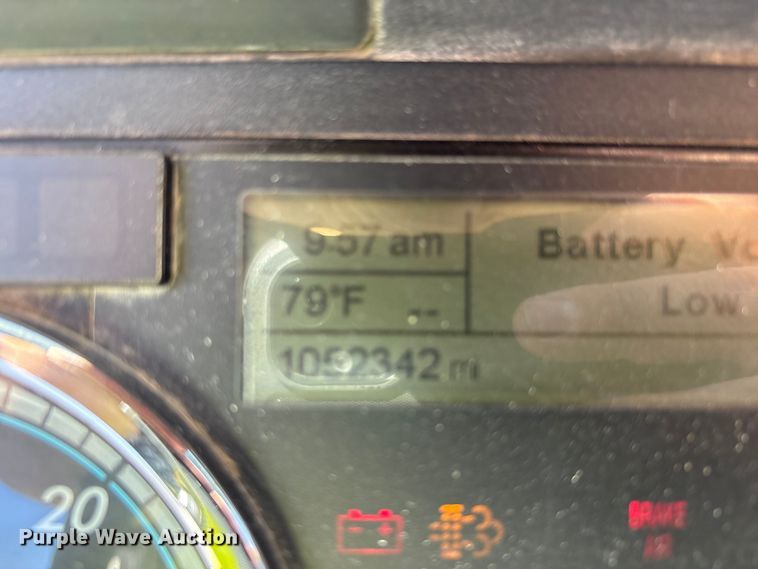 image for item YA1175 2016 Freightliner Cascadia semi truck