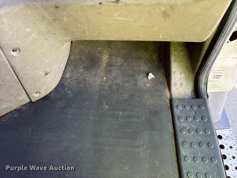 image for item YA1175 2016 Freightliner Cascadia semi truck