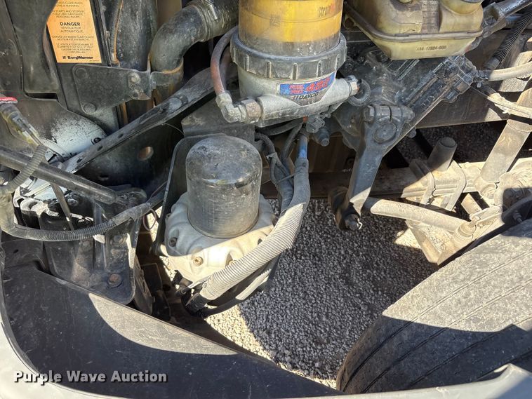 image for item YA1175 2016 Freightliner Cascadia semi truck