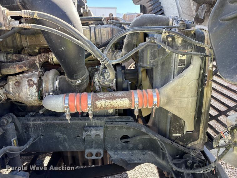 image for item YA1175 2016 Freightliner Cascadia semi truck